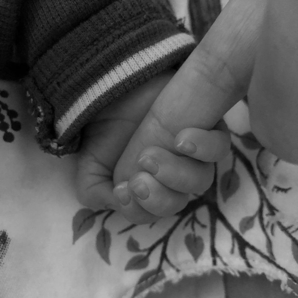 Renforcer le lien d'attachement enfant et parent en étant Parents au foyer