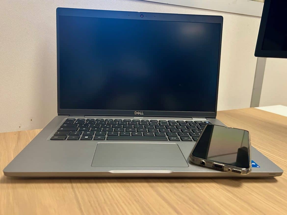 Pc et téléphone pro